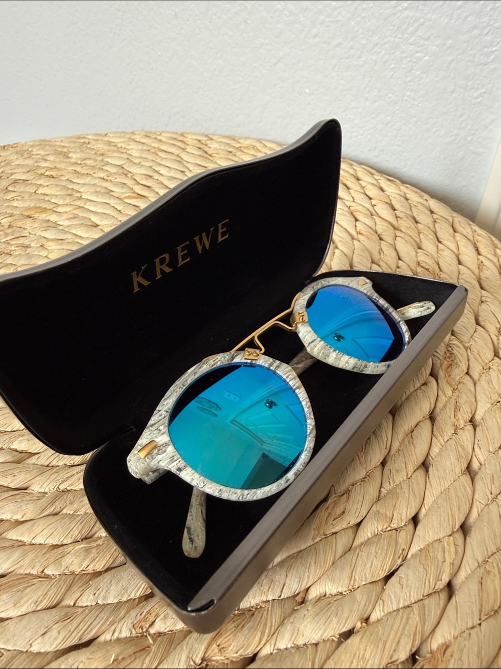 KREWE St. Louise 46-23 Blue Mirrored Round Sunglasses with Textured White Frames